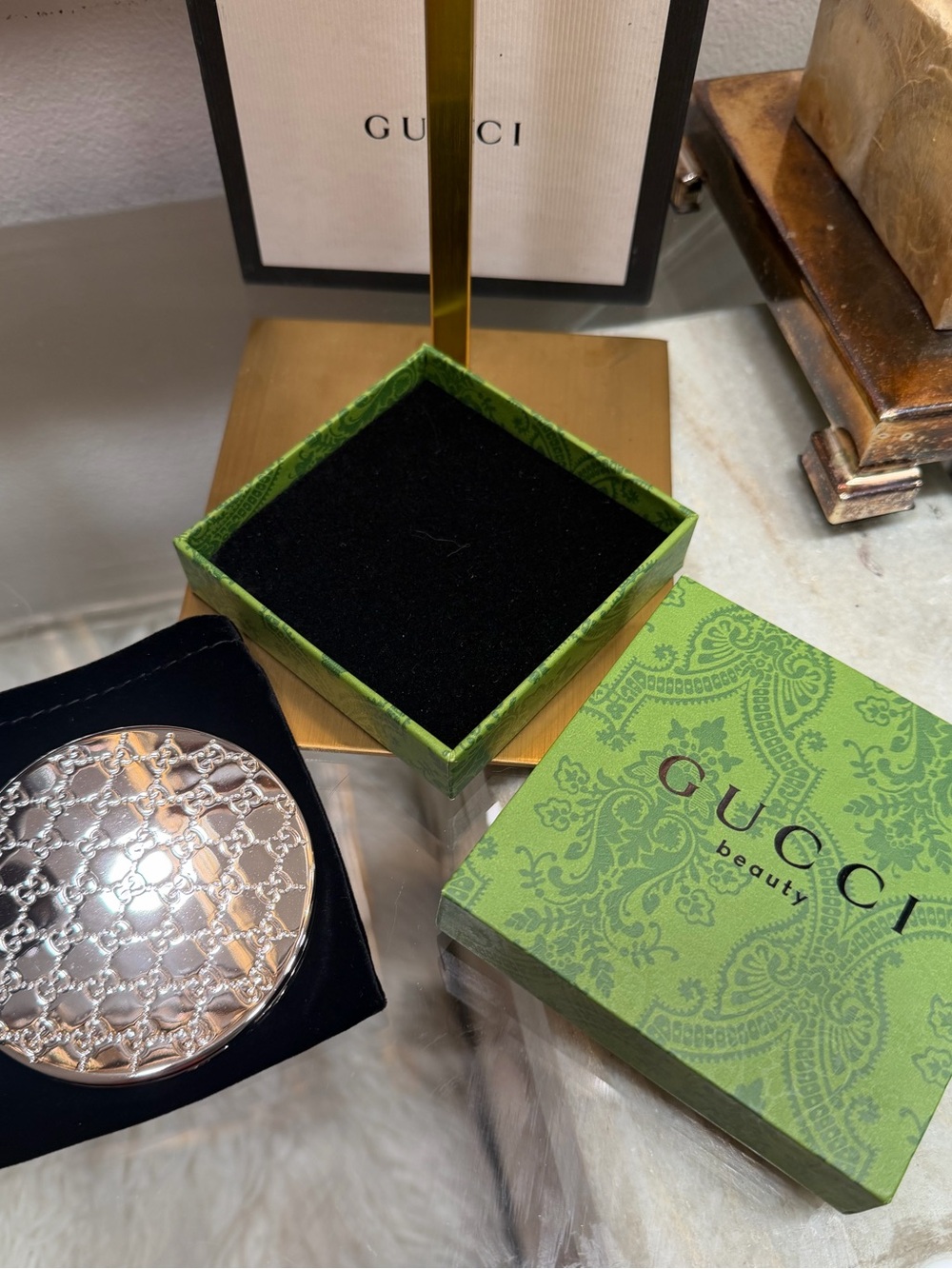 GWP NIB Giftable ๐ Gucci GG Beauty silver tone compact mirror green Gucci box - Picture 3 of 8